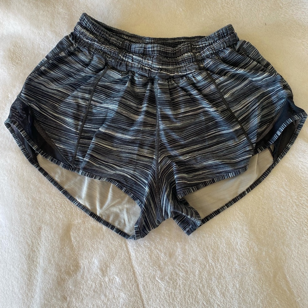 Lululemon Hotty Hot Short Size 4